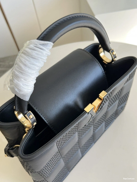 Fake Louis Bags LOUIS MM CAPUCINES VUITTON 0821